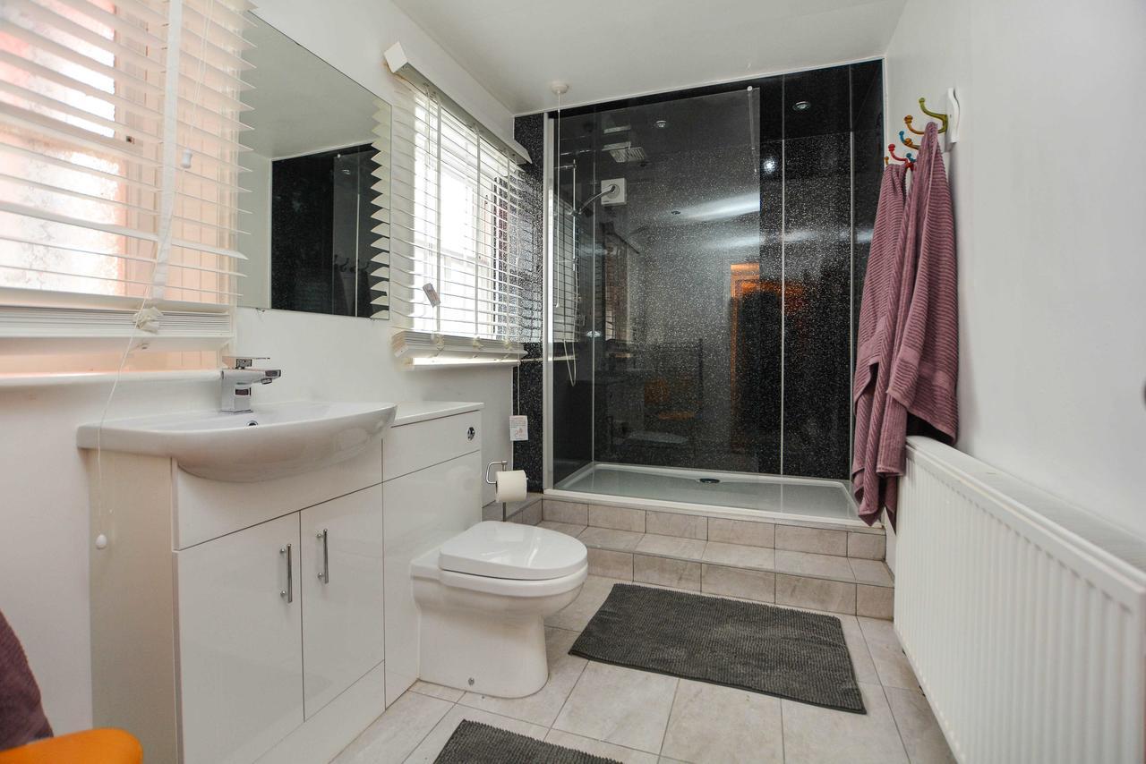 The Location- 1 Free Private Parking Space - 60 Second Walk 2 Minster! 요크 외부 사진